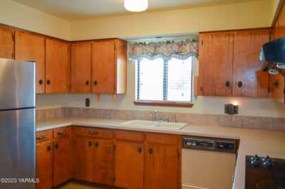 Home For Sale in Zillah, Washington