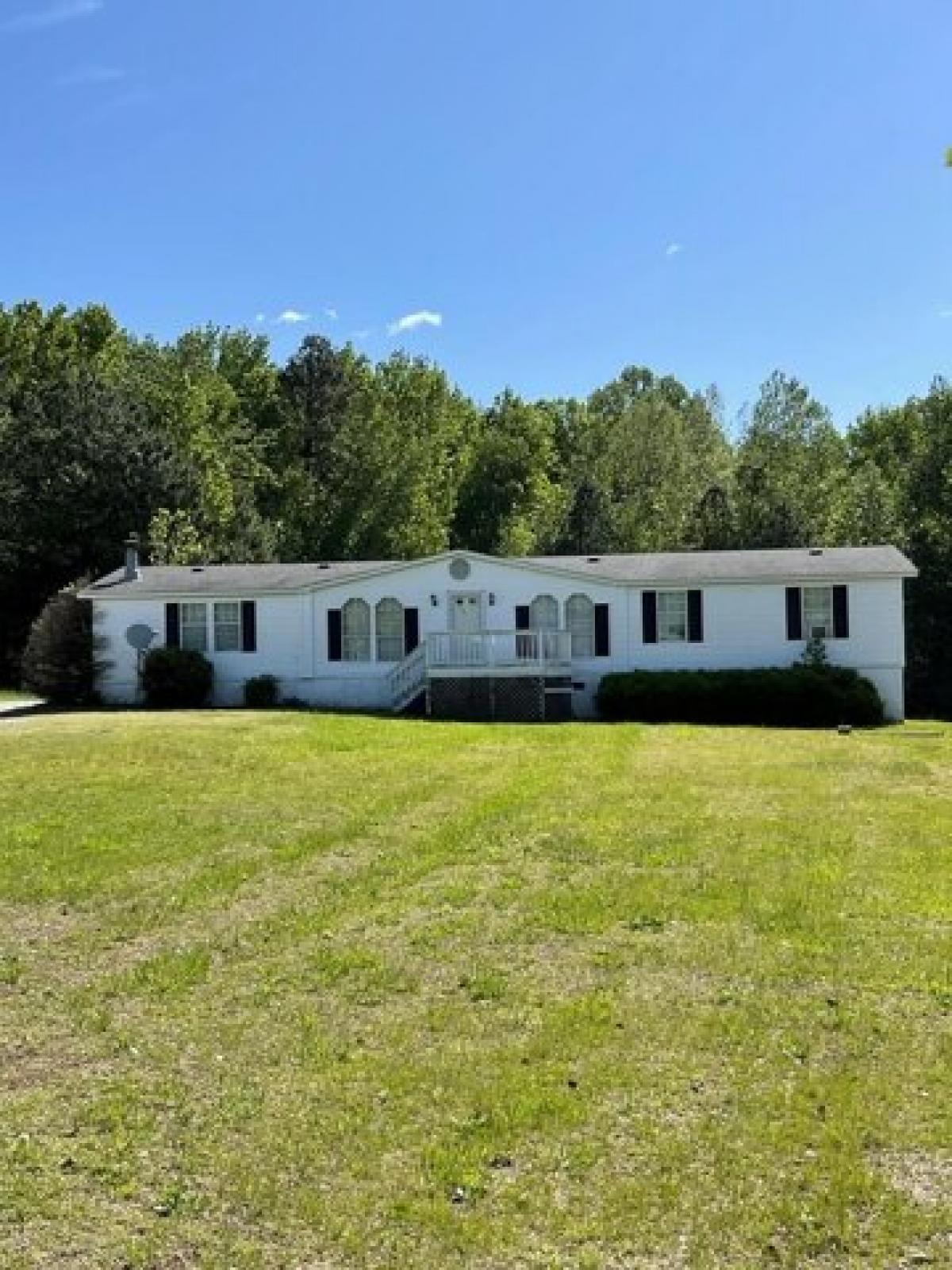 Picture of Home For Sale in Sutherlin, Virginia, United States