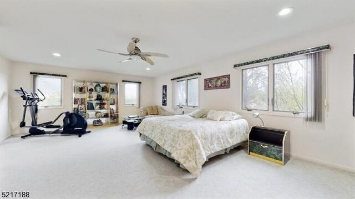 Picture of Home For Sale in Scotch Plains, New Jersey, United States