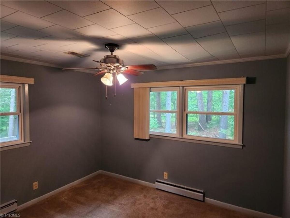 Picture of Home For Sale in North Wilkesboro, North Carolina, United States