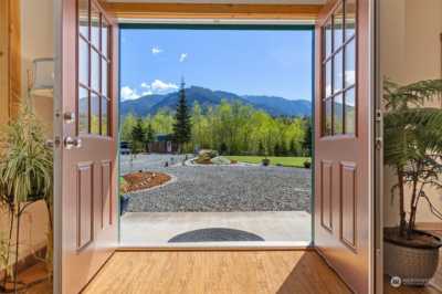 Home For Sale in Maple Falls, Washington