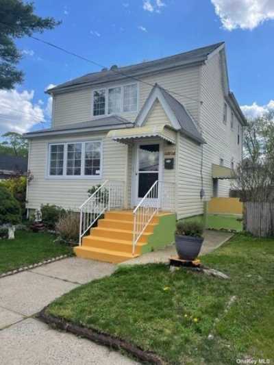Home For Sale in Springfield Gardens, New York