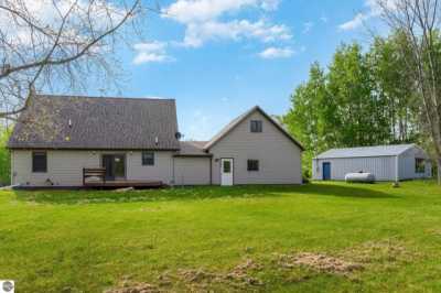 Home For Sale in Six Lakes, Michigan