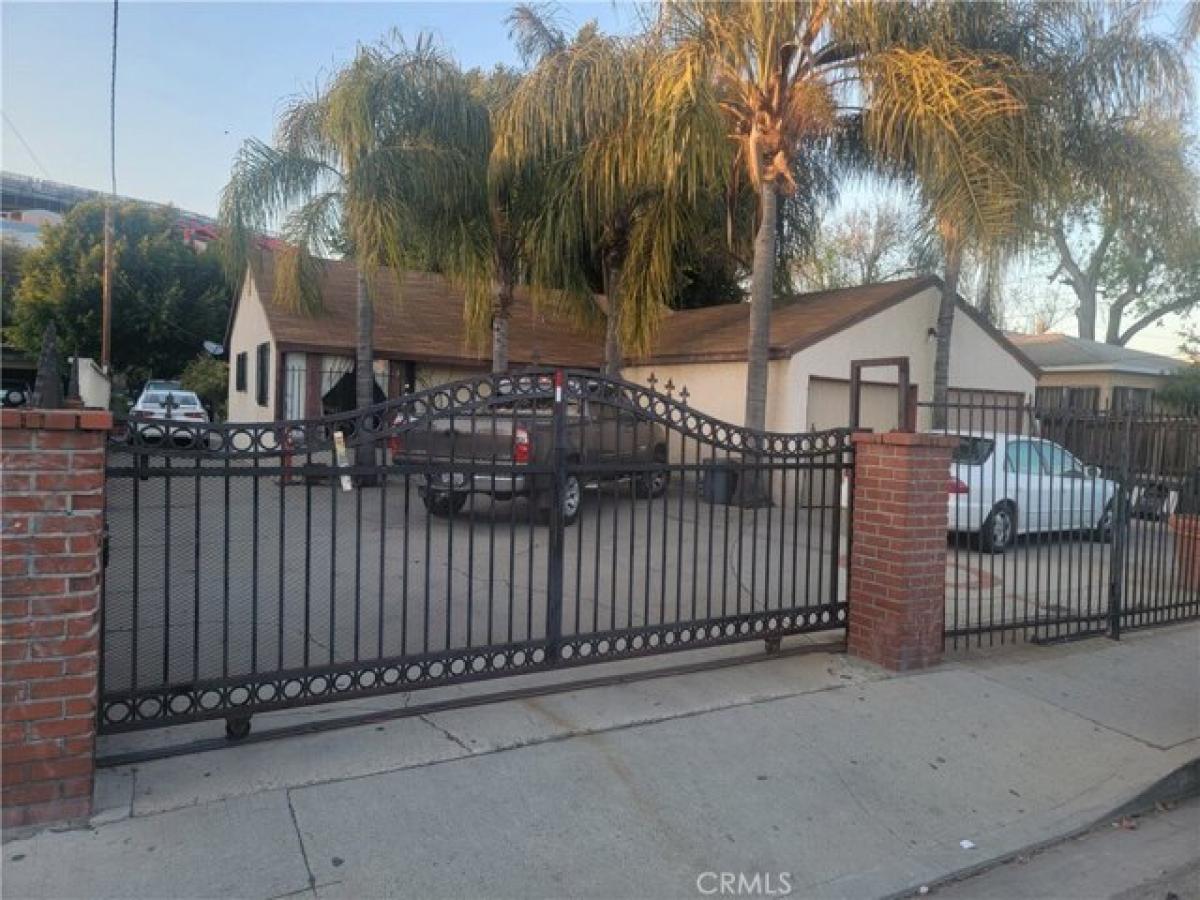 Picture of Home For Sale in Inglewood, California, United States