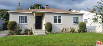 Home For Sale in Altadena, California