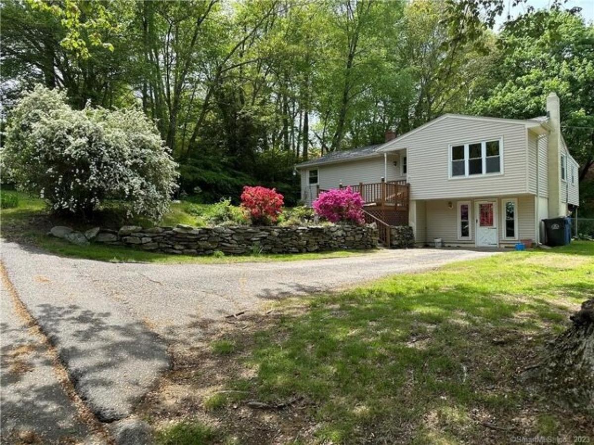 Picture of Home For Sale in Ledyard, Connecticut, United States