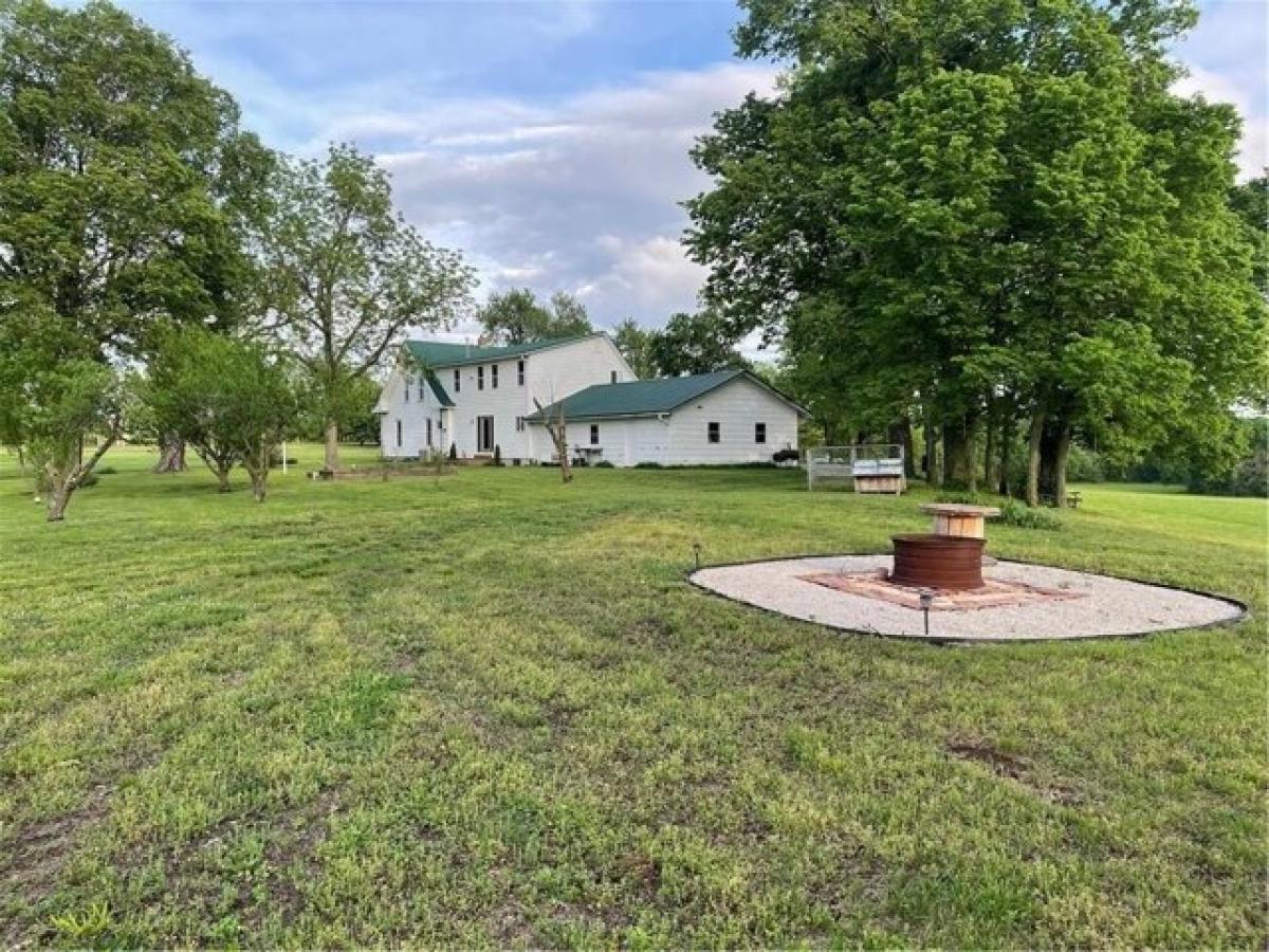 Picture of Home For Sale in Adrian, Missouri, United States