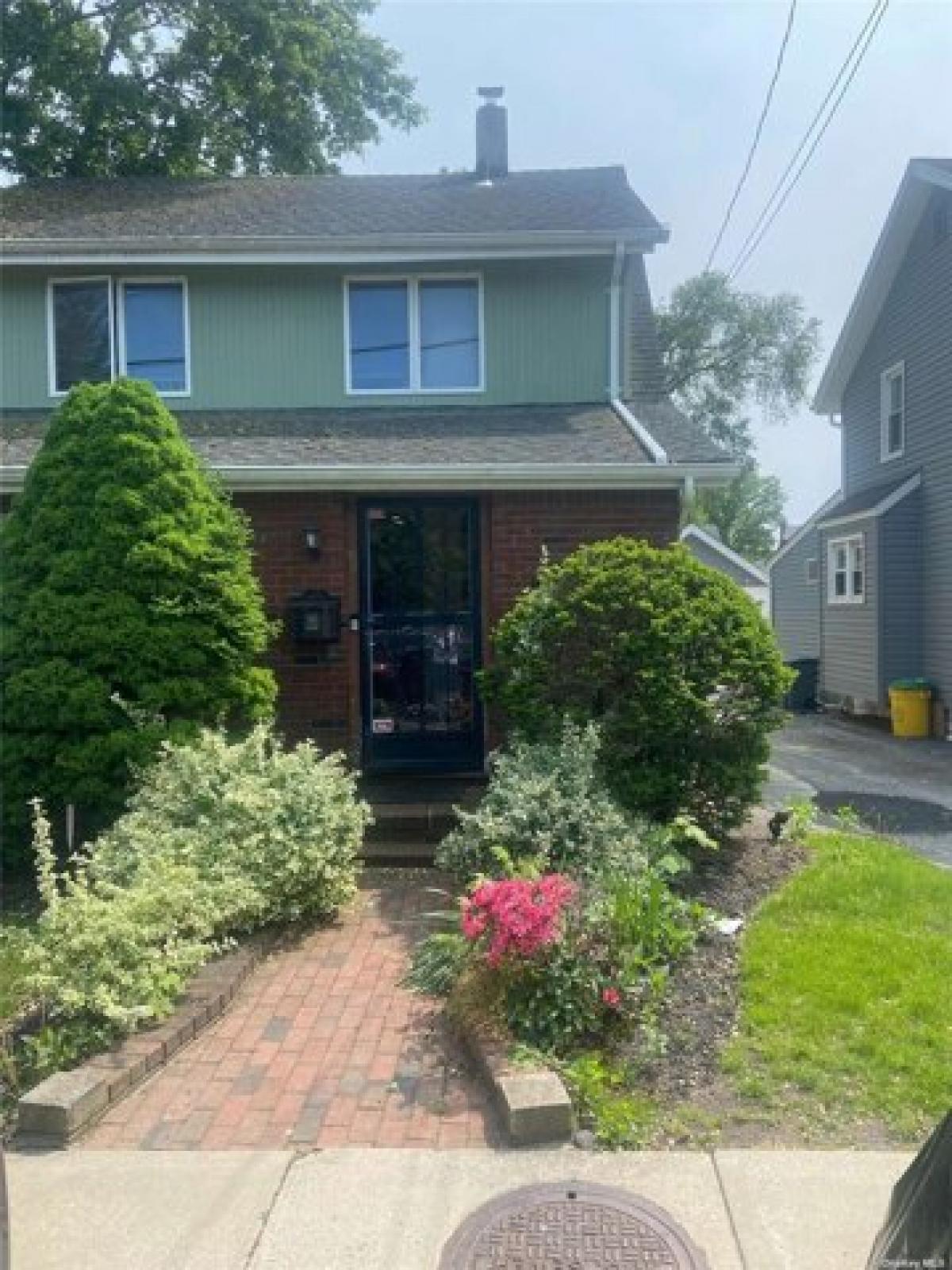 Picture of Home For Sale in Woodmere, New York, United States