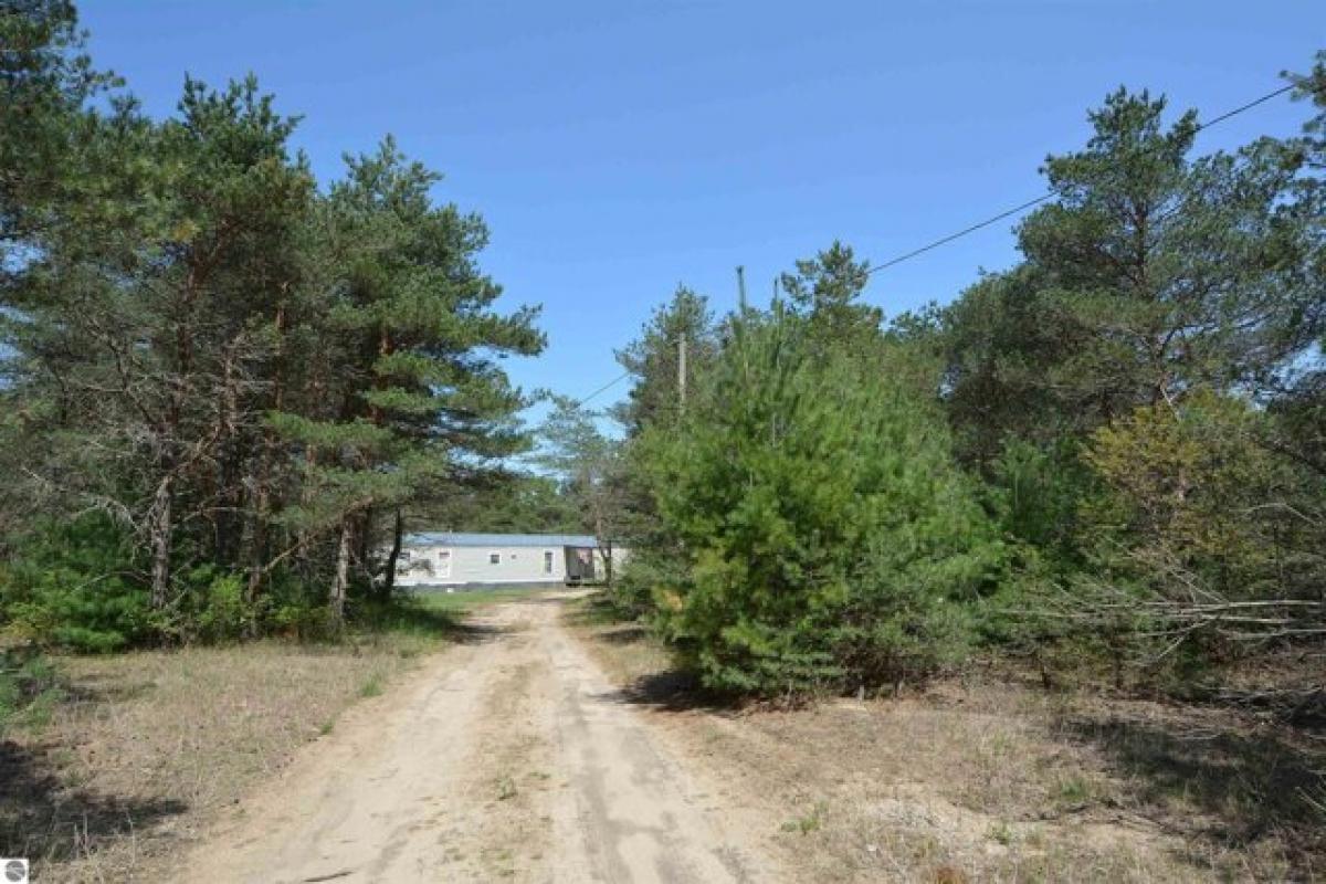 Picture of Home For Sale in Thompsonville, Michigan, United States