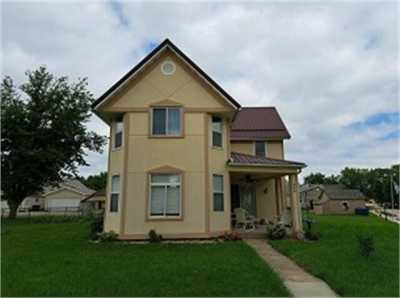 Home For Sale in Cascade, Iowa