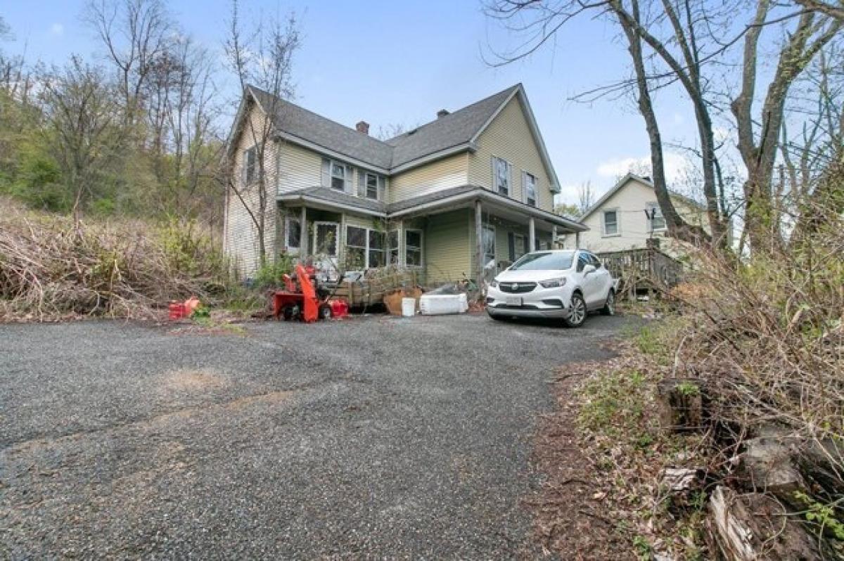 Picture of Home For Sale in Leicester, Massachusetts, United States