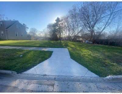 Residential Land For Sale in Pontiac, Michigan