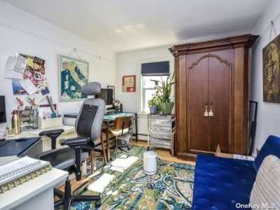 Home For Sale in Sea Cliff, New York