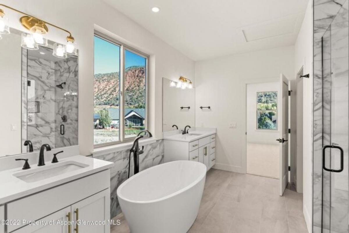 Picture of Home For Sale in Glenwood Springs, Colorado, United States