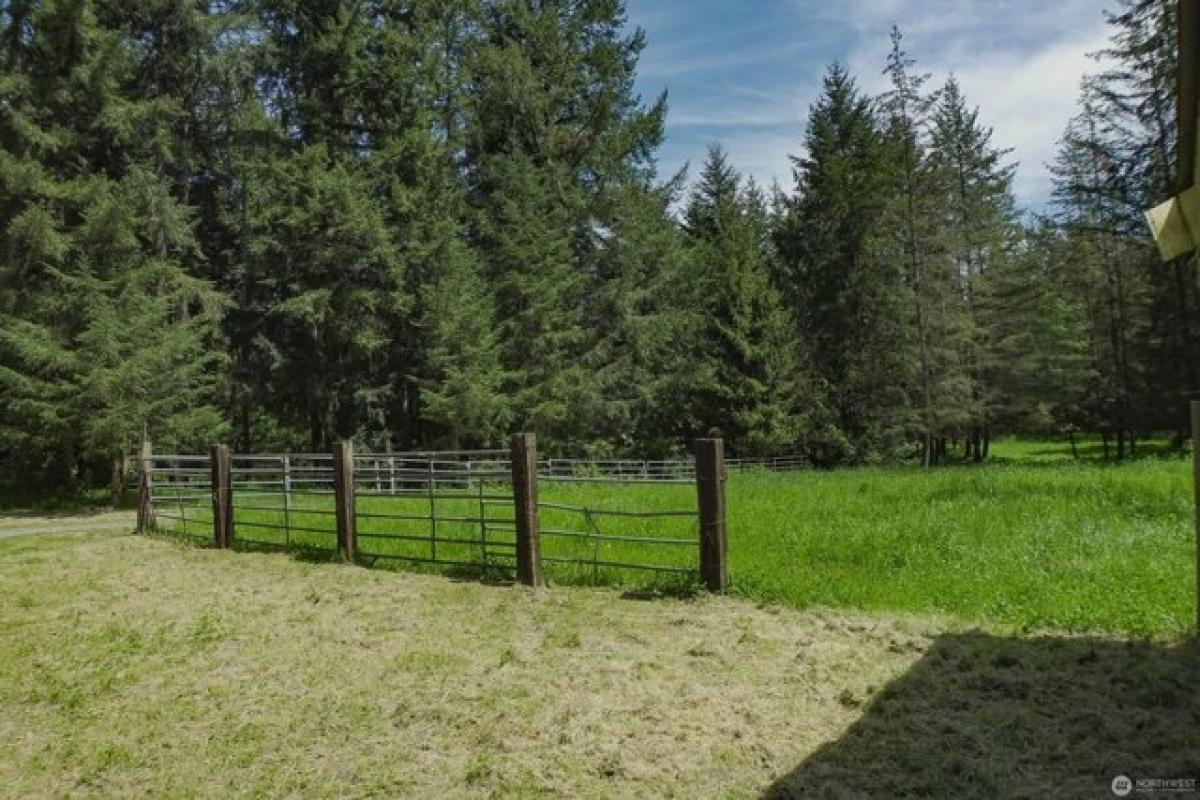 Picture of Residential Land For Sale in Langley, Washington, United States