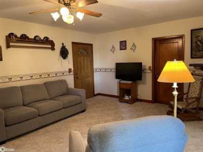 Home For Sale in Mount Union, Iowa