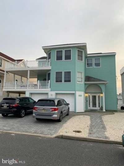 Home For Sale in Ship Bottom, New Jersey