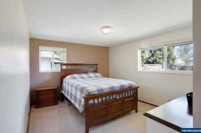 Home For Sale in Stayton, Oregon