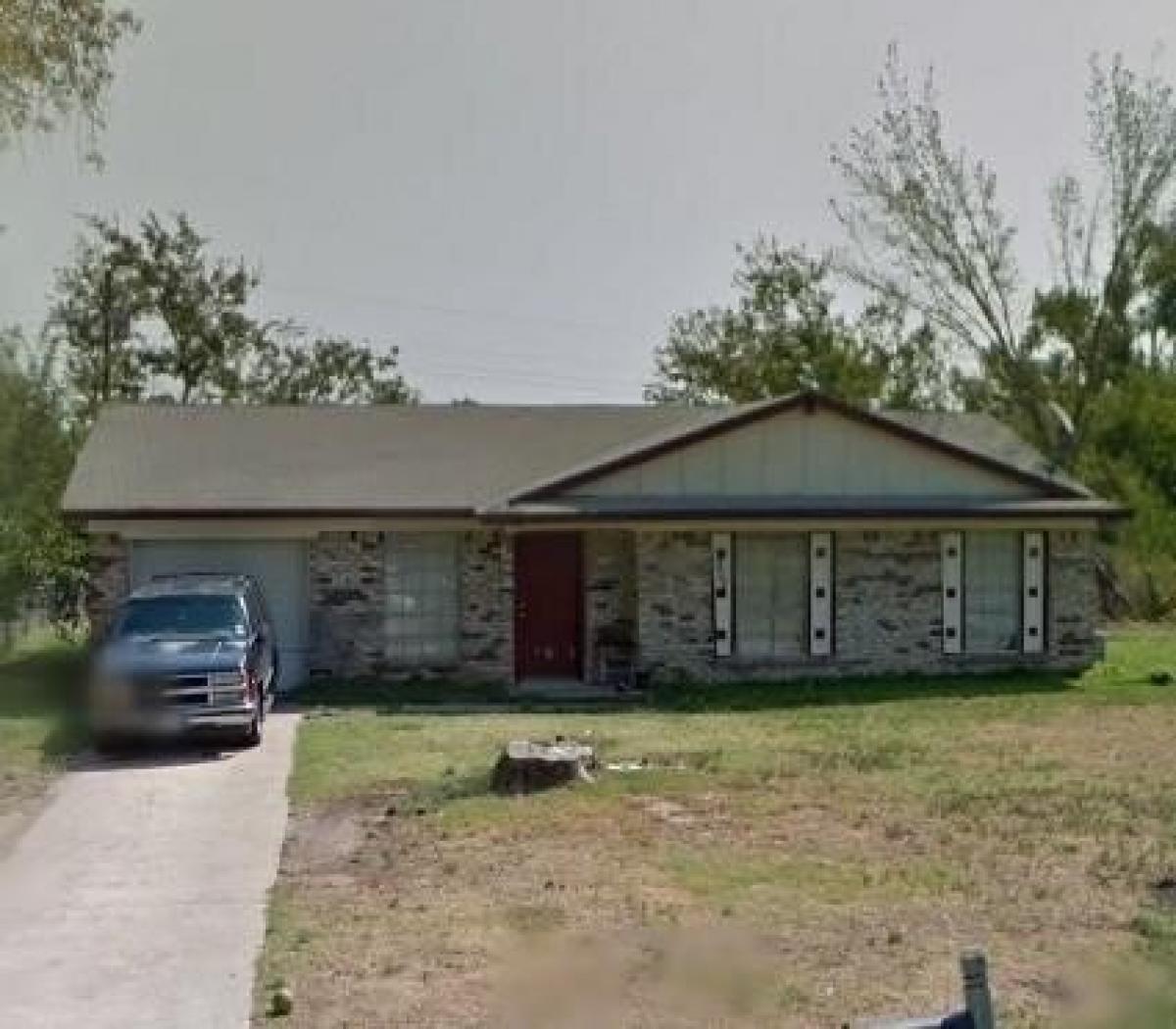 Picture of Home For Sale in Wilmer, Texas, United States