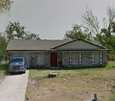 Home For Sale in Wilmer, Texas