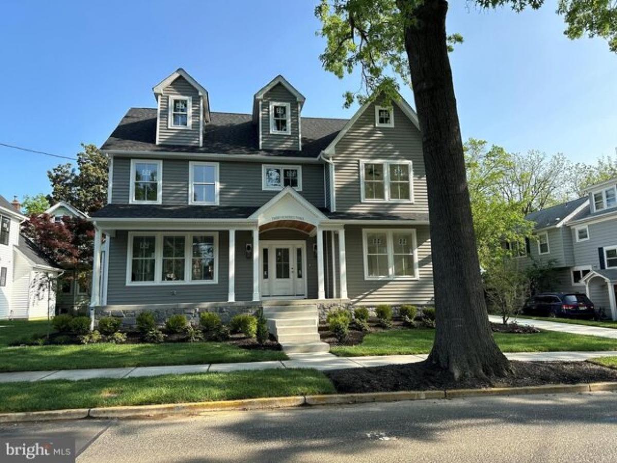 Picture of Home For Sale in Haddonfield, New Jersey, United States