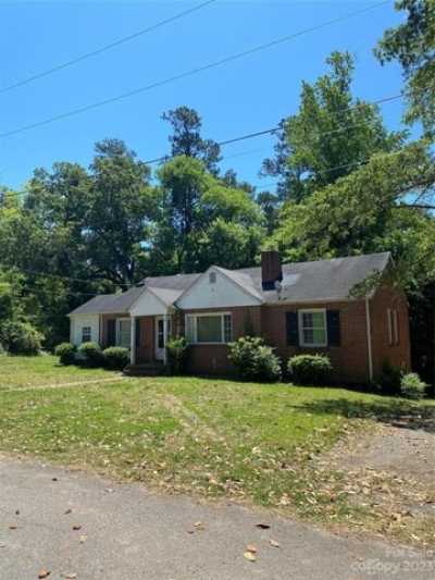 Home For Sale in Wadesboro, North Carolina