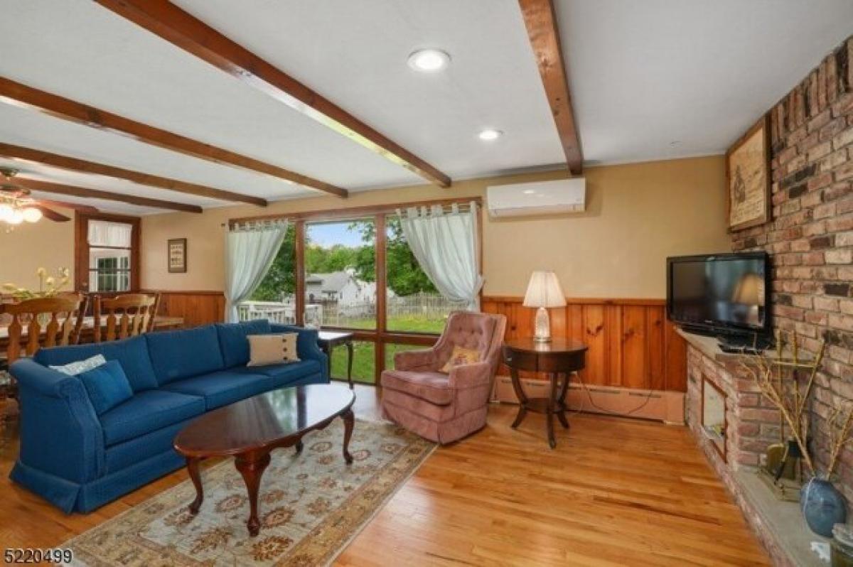 Picture of Home For Sale in Sparta, New Jersey, United States