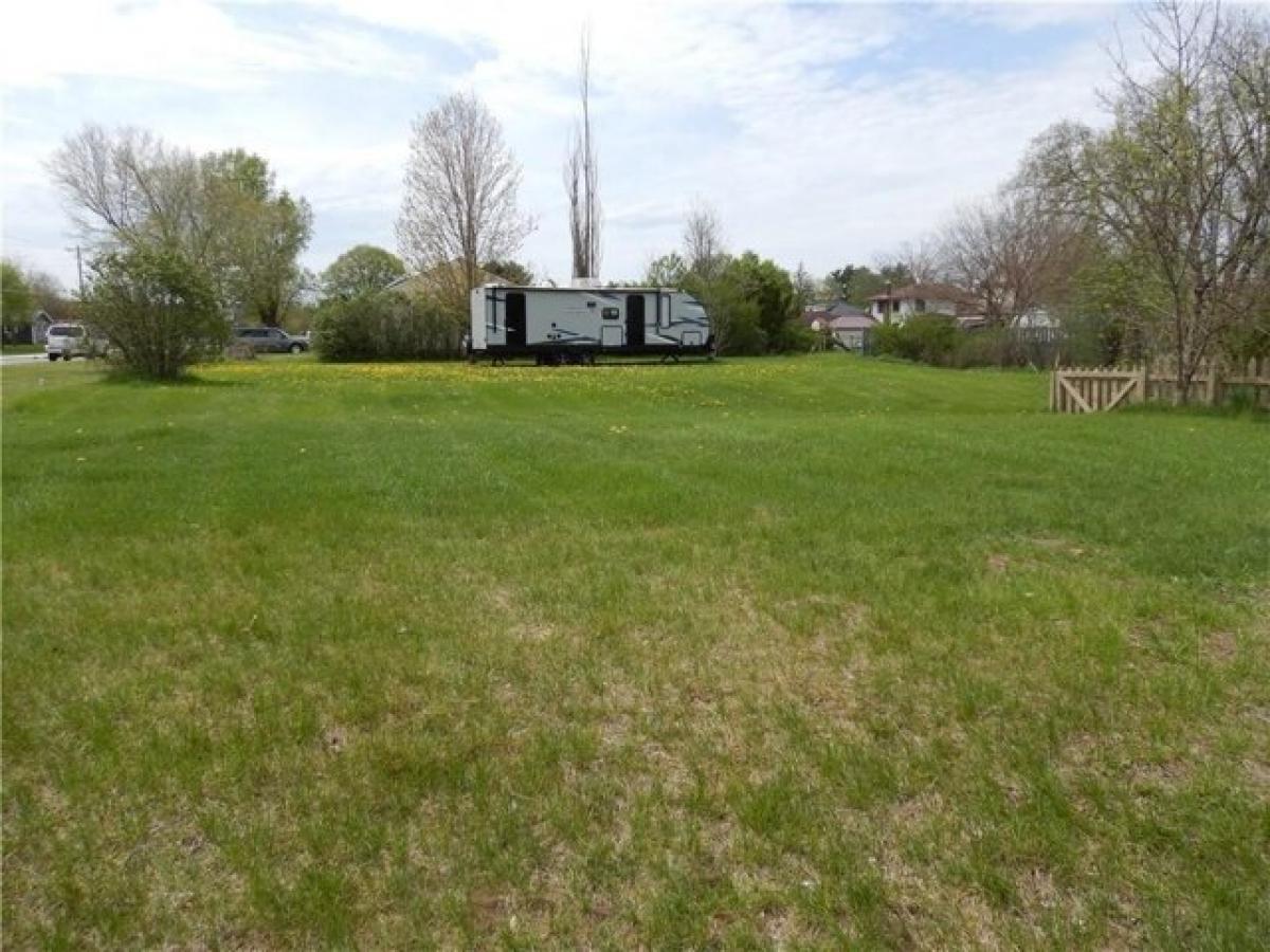 Picture of Residential Land For Sale in Whitehall, Wisconsin, United States
