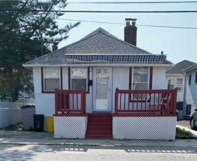Home For Rent in East Atlantic Beach, New York