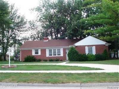 Home For Sale in Southfield, Michigan