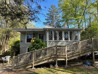 Home For Sale in North Branford, Connecticut