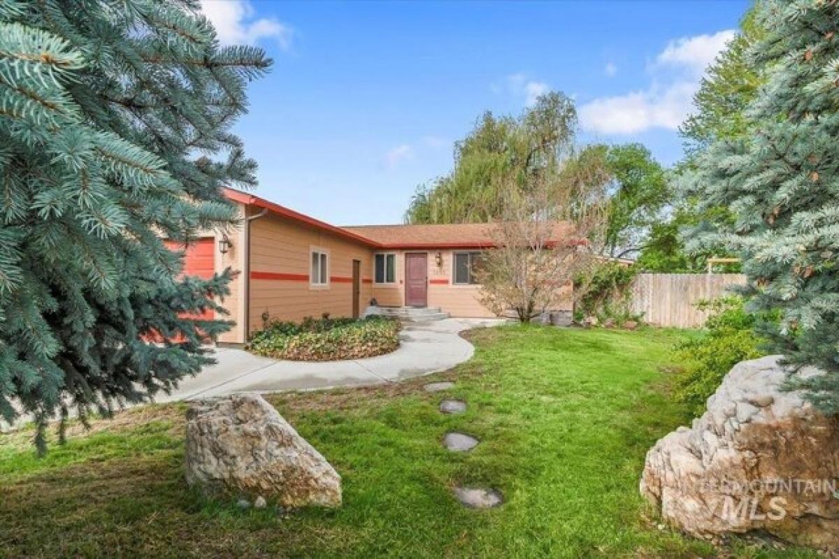 Picture of Home For Sale in Garden City, Idaho, United States