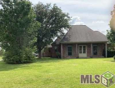 Home For Sale in New Roads, Louisiana