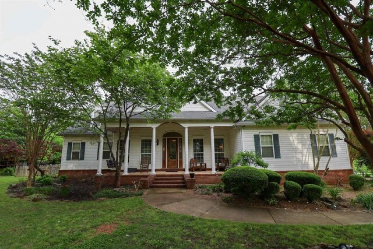 Picture of Home For Sale in Arlington, Tennessee, United States