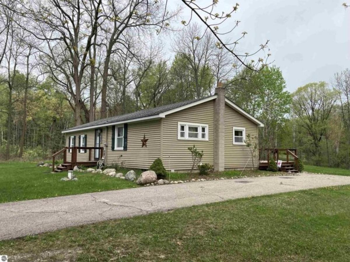 Picture of Home For Sale in Rose City, Michigan, United States