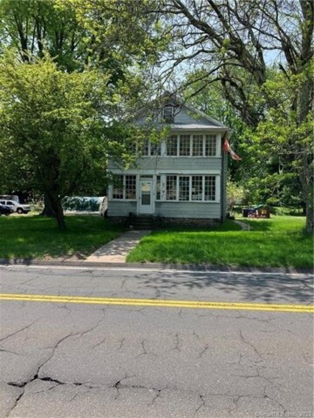 Picture of Home For Sale in Farmington, Connecticut, United States