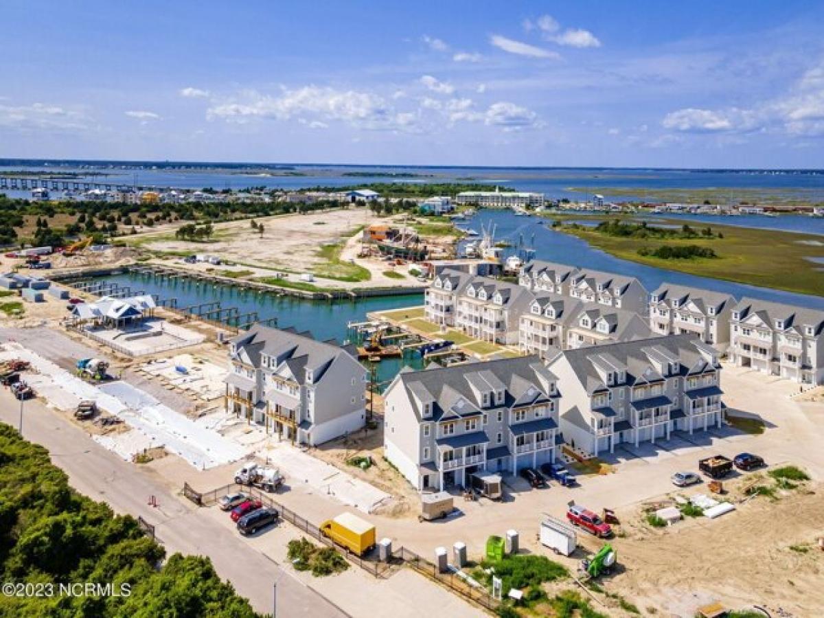 Picture of Home For Sale in Morehead City, North Carolina, United States