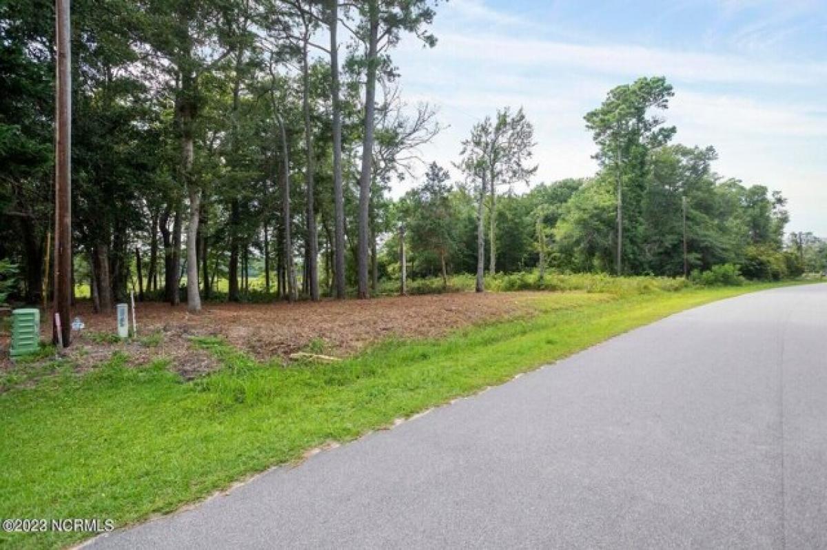 Picture of Residential Land For Sale in Shallotte, North Carolina, United States