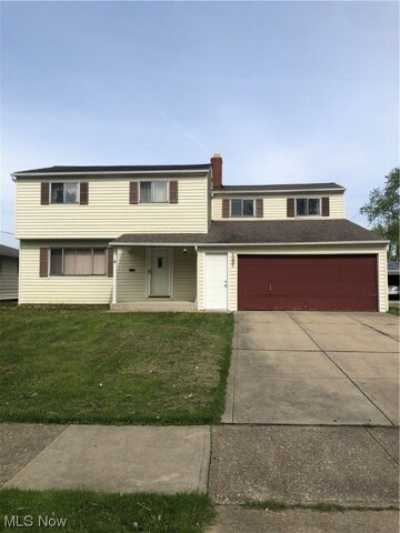 Home For Sale in Mayfield Heights, Ohio
