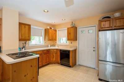 Home For Sale in Stony Brook, New York