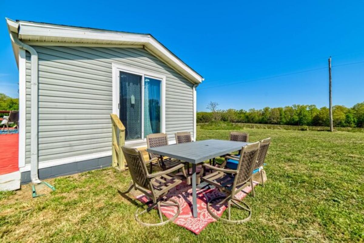 Picture of Home For Sale in Sparta, Missouri, United States