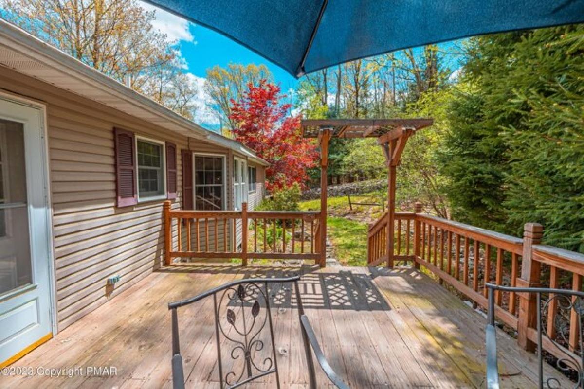 Picture of Home For Sale in Swiftwater, Pennsylvania, United States