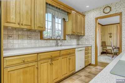 Home For Sale in Glen Rock, New Jersey