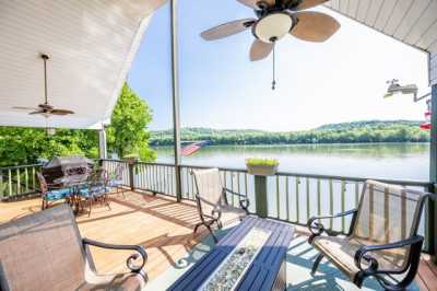Home For Sale in Decaturville, Tennessee