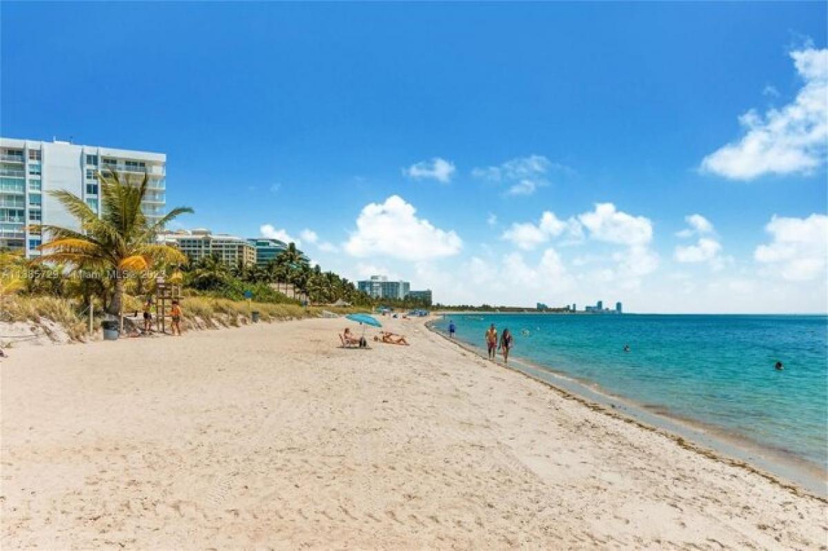 Picture of Home For Sale in Key Biscayne, Florida, United States