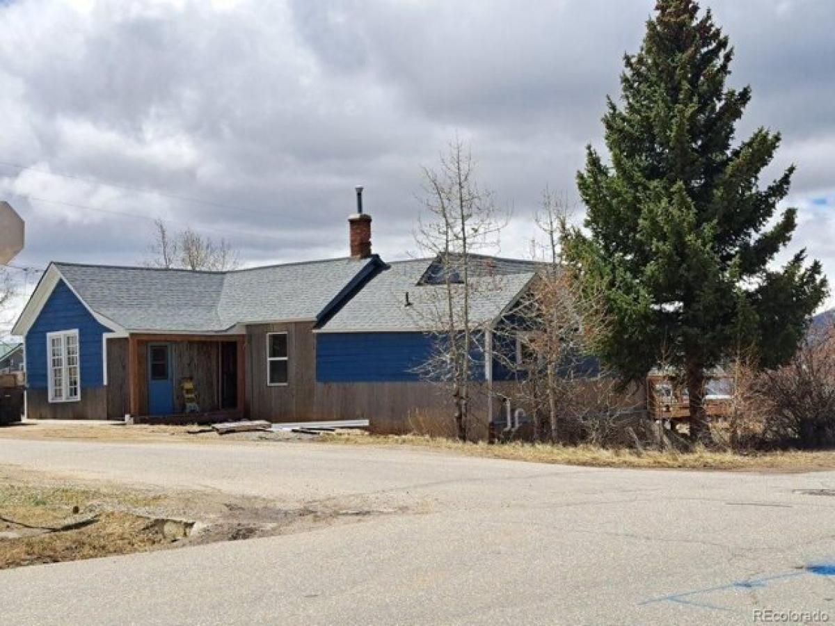 Picture of Home For Sale in Leadville, Colorado, United States