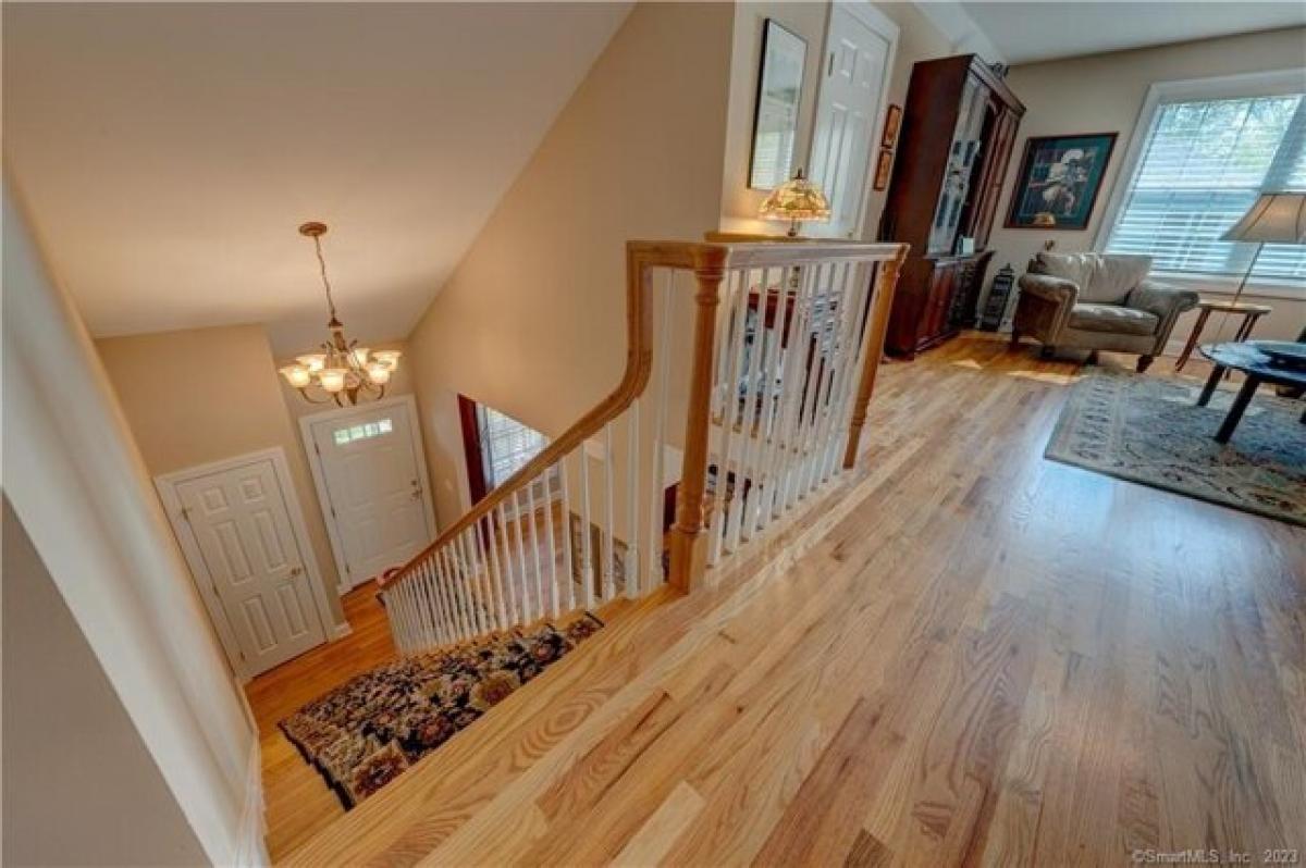 Picture of Home For Sale in Harwinton, Connecticut, United States