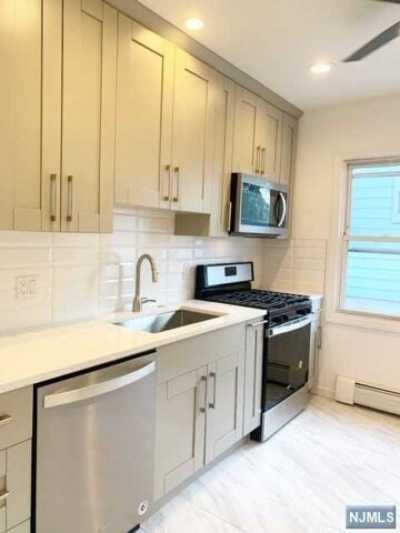 Apartment For Rent in Fairview, New Jersey