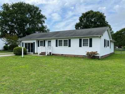 Home For Sale in Urbanna, Virginia