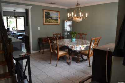 Home For Sale in Hauppauge, New York